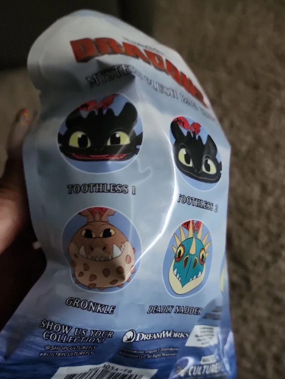 DreamWorks Black Dragon Mystery Plush Bag Clip - Picture 3 of 4